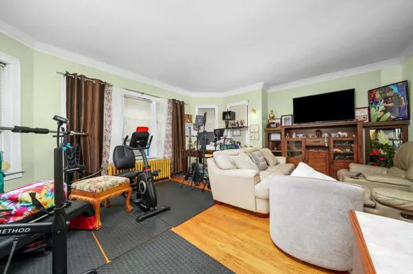 Chicago, IL 60621,7157 S Sangamon Street