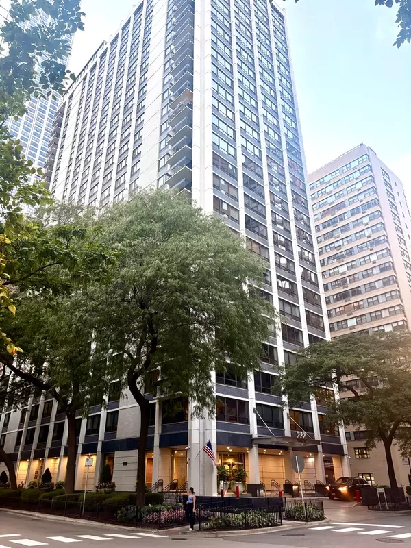 222 E PEARSON Street #1005, Chicago, IL 60611