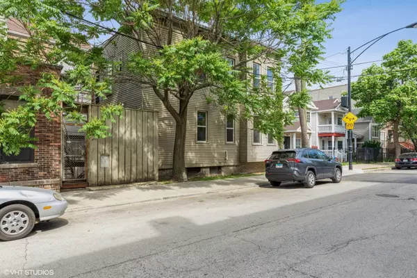 626 W 18th Street #RH1, Chicago, IL 60616