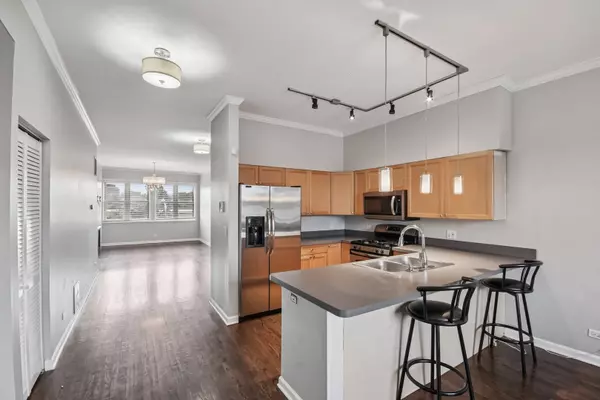 Chicago, IL 60653,4511 S Lake Park Avenue #3S