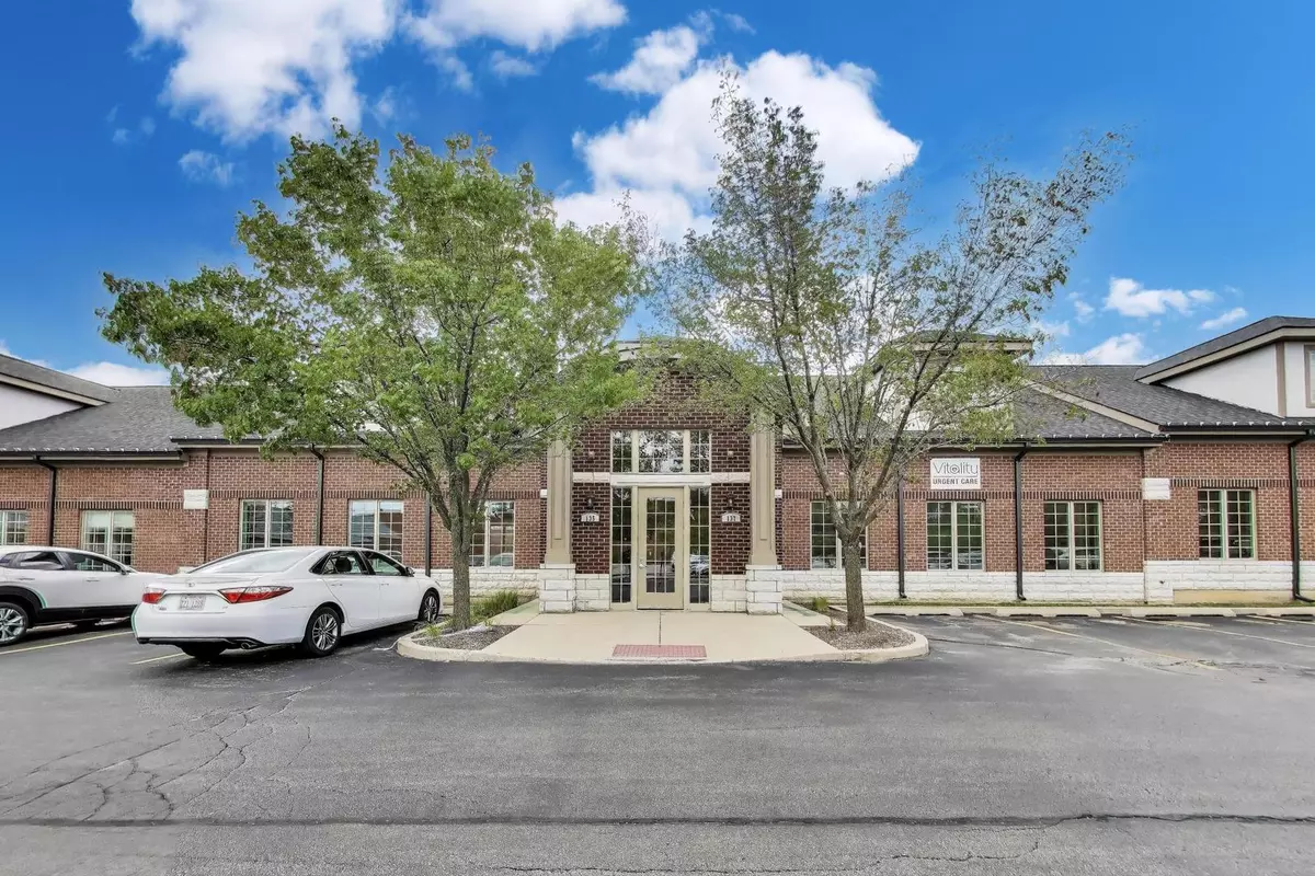 Arlington Heights, IL 60004,135 W Rand Road