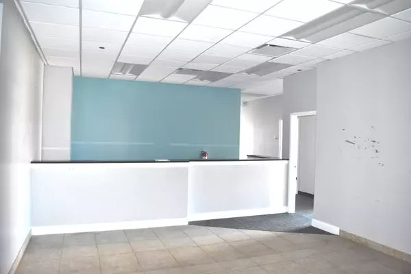 Waukegan, IL 60085,415 Washington Street #200-206