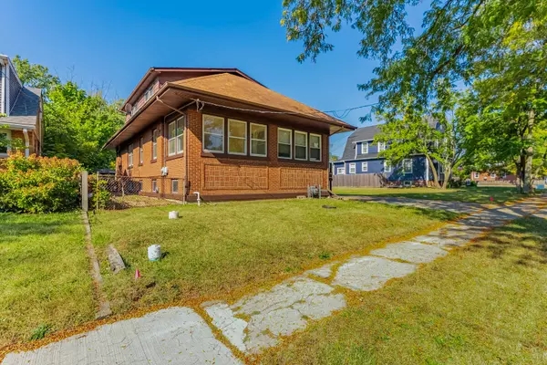 Villa Park, IL 60181,32 S Monterey Avenue