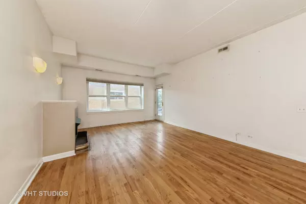 Chicago, IL 60626,7625 N Eastlake Terrace #104