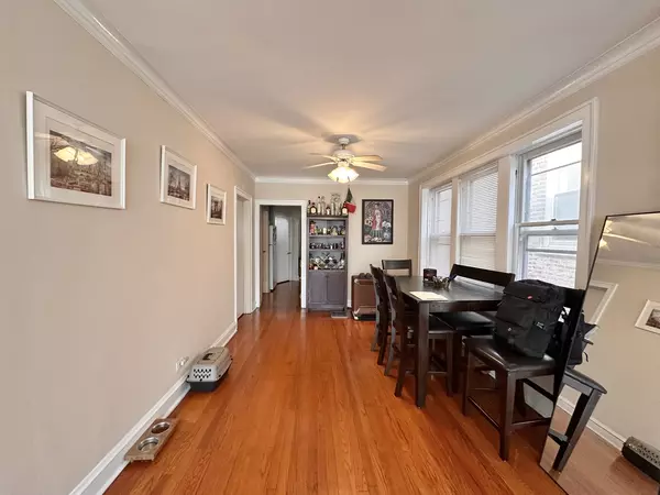 Chicago, IL 60632,5207 S ARTESIAN Avenue