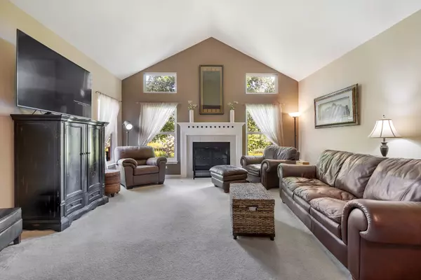 Lake In The Hills, IL 60156,3891 WILLOW VIEW Drive #3891