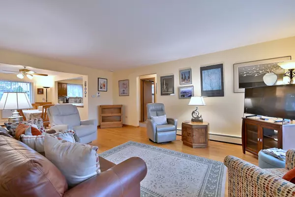 Chicago, IL 60631,6815 N Olmsted Avenue #203