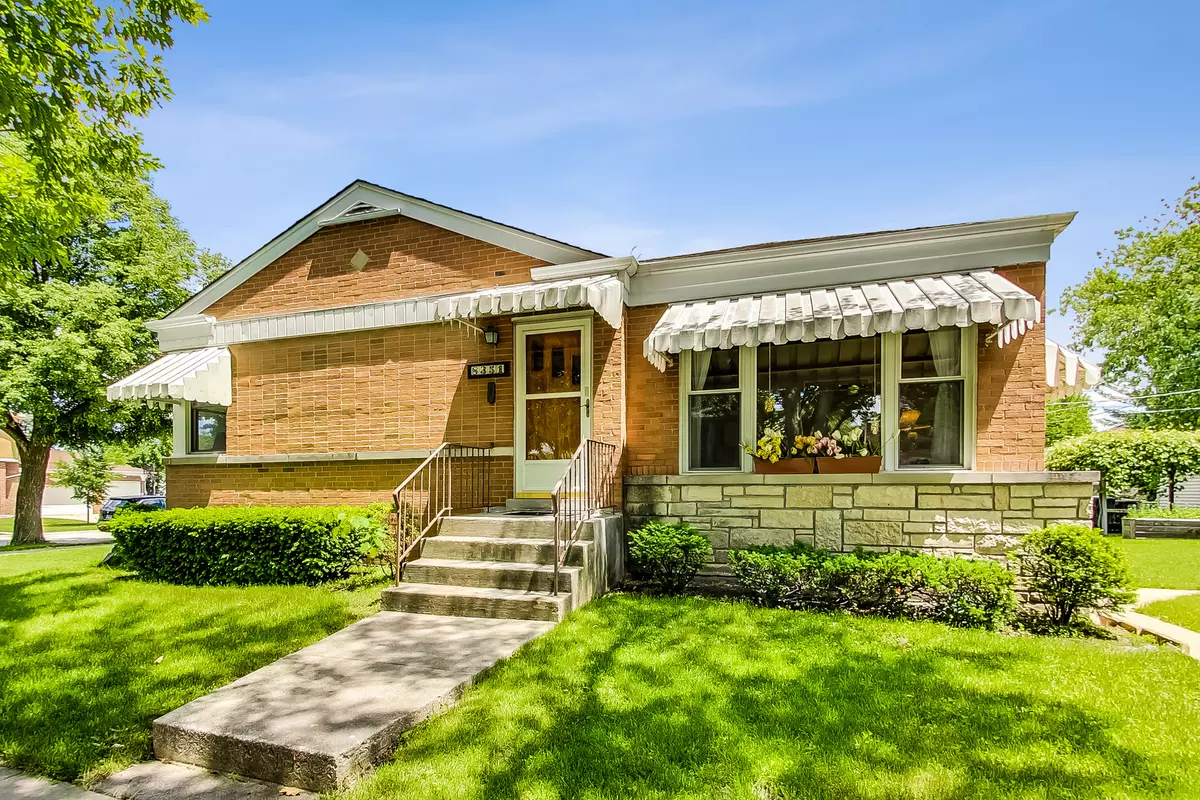 Niles, IL 60714,8351 N Oleander Avenue