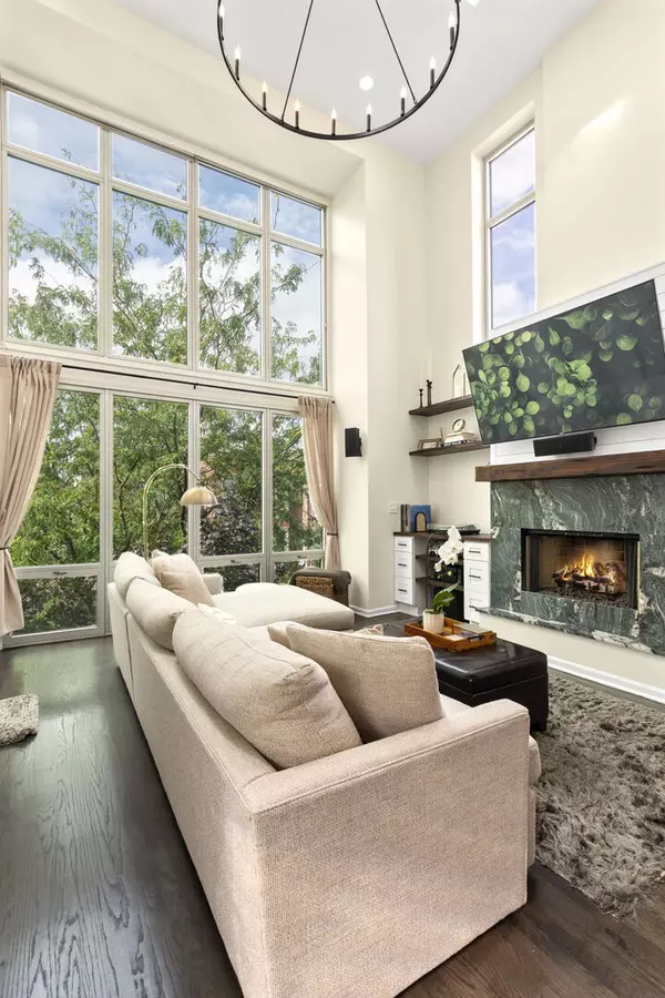 Chicago, IL 60622,1015 N Hermitage Avenue #C