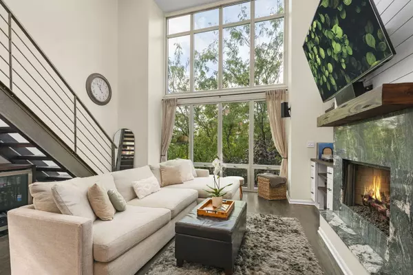 Chicago, IL 60622,1015 N Hermitage Avenue #C