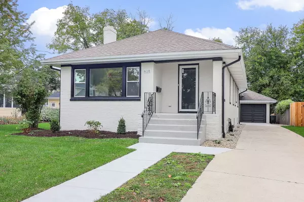610 Pleasant Avenue, Glen Ellyn, IL 60137