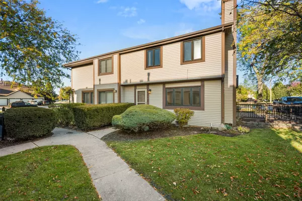 1721 Cedarbrook Court #1, Sycamore, IL 60178