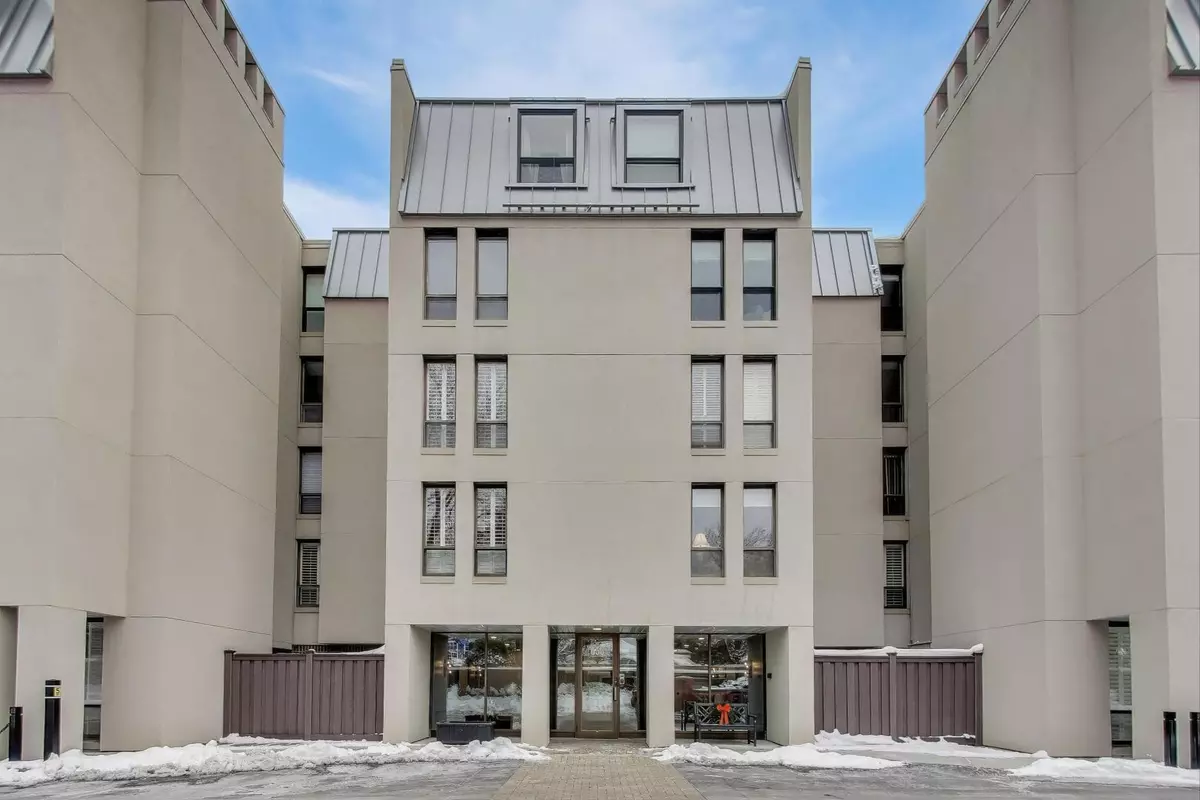 Winnetka, IL 60093,650 Winnetka Mews #310