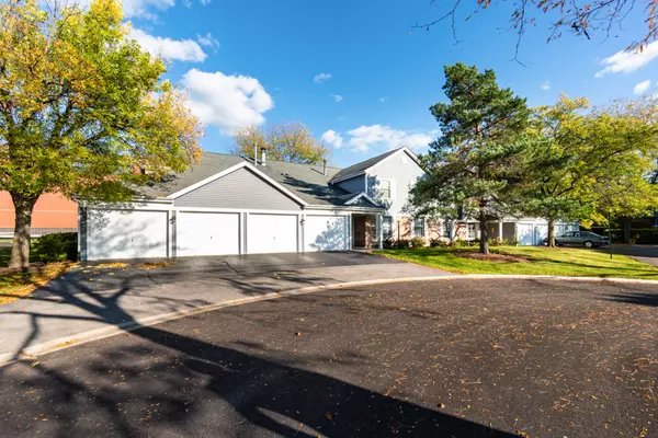 759 Sterling Court #A2, Bartlett, IL 60103