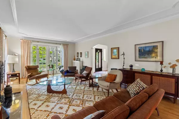 Oak Park, IL 60302,1143 Woodbine Avenue