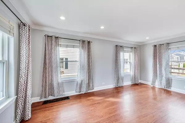 Mount Prospect, IL 60056,402 N MAIN Street