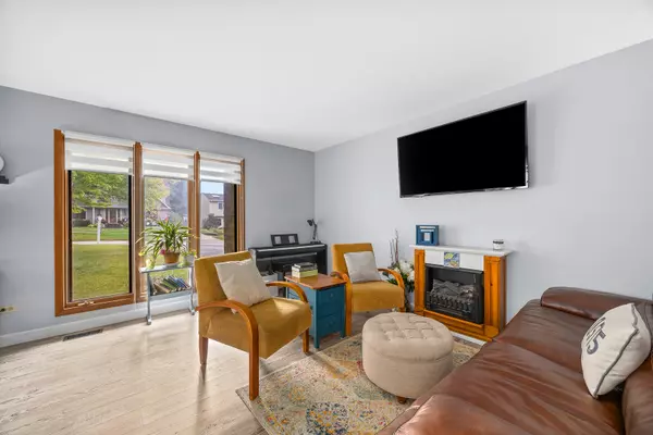 Downers Grove, IL 60515,4940 Cornell Avenue