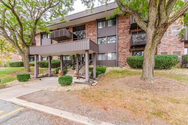 1504 Woodbridge Road #2E, Joliet, IL 60436