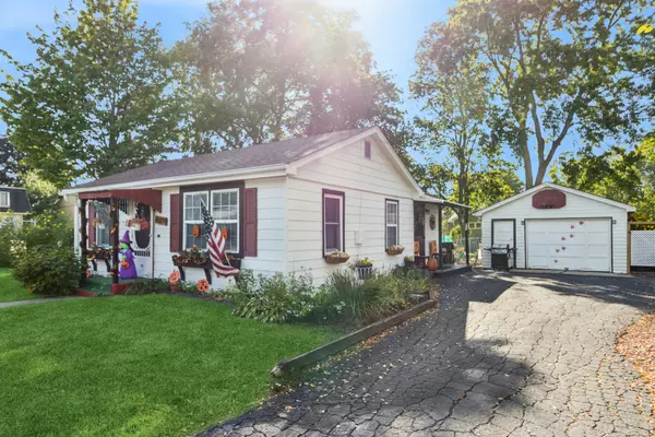 Lake In The Hills, IL 60156,101 Oakleaf Road