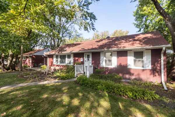 2011 Cleveland Street, Evanston, IL 60202