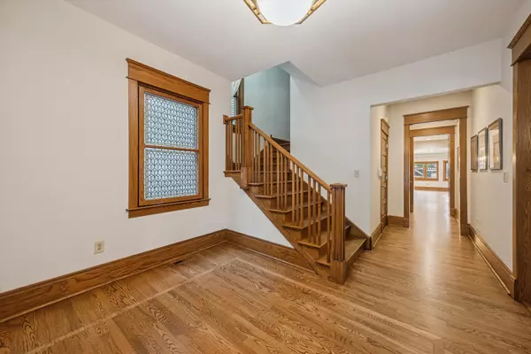 Oak Park, IL 60302,1030 Superior Street