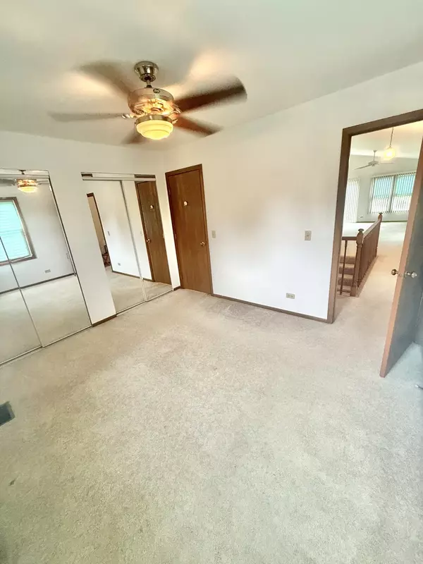 Elk Grove Village, IL 60007,266 Greensboro Court #A