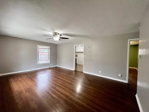 Kankakee, IL 60901,1717 Greenview Avenue