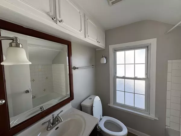 South Holland, IL 60473,509 E 161st Place