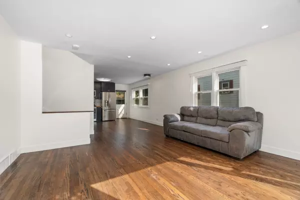 Elmhurst, IL 60126,169 S Villa Avenue