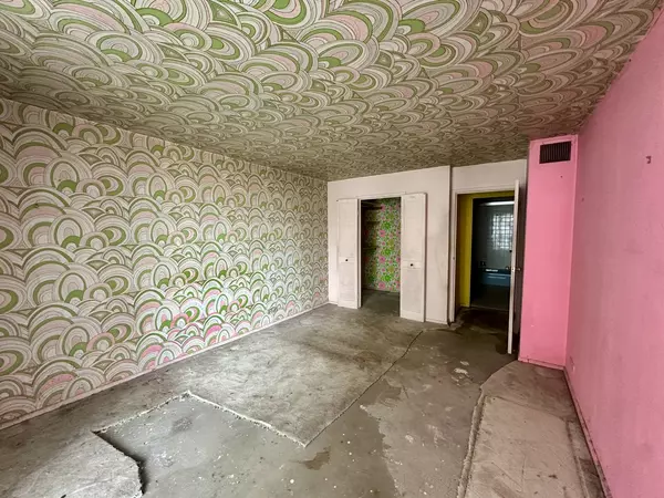 Chicago, IL 60660,6007 N Sheridan Road #6H