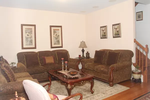 Buffalo Grove, IL 60089,2492 Waterbury Lane