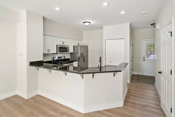 Naperville, IL 60540,2513 Arcadia Circle