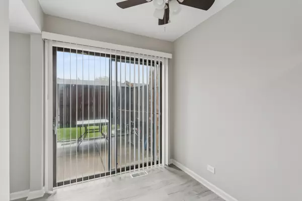 Downers Grove, IL 60516,4 Tower Court