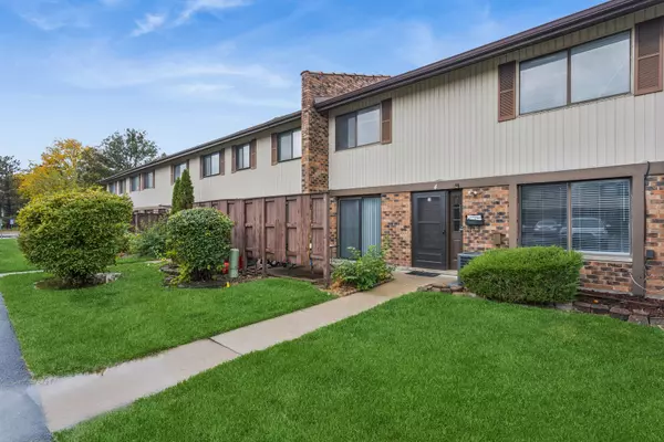 Downers Grove, IL 60516,4 Tower Court
