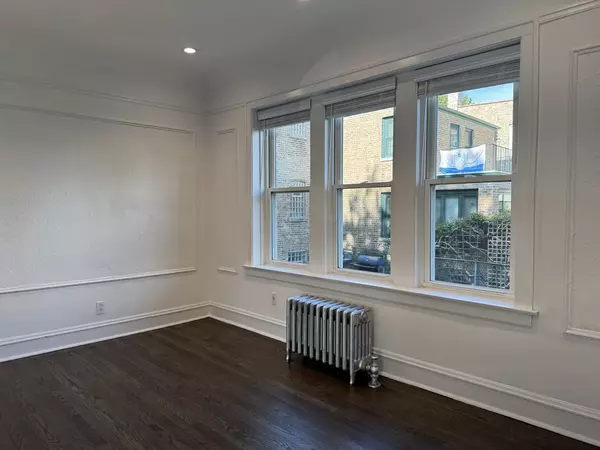 Chicago, IL 60659,2524 W Ardmore Avenue #1