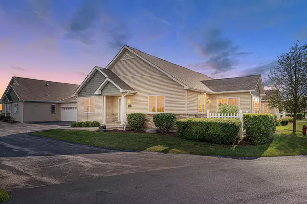 2182 Waterbury E Lane #2182, Sycamore, IL 60178
