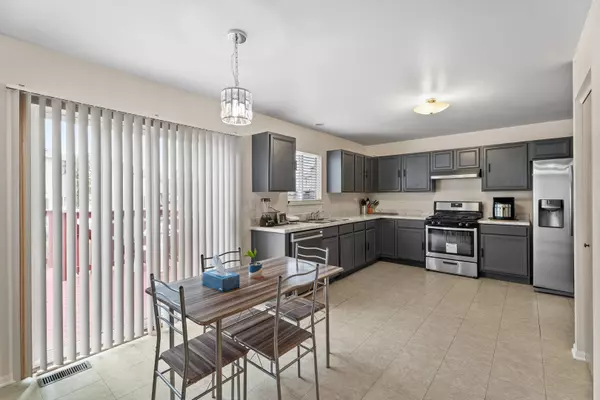 Bolingbrook, IL 60440,412 Clifton Lane