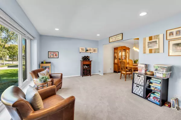 Buffalo Grove, IL 60089,896 Chaucer Way