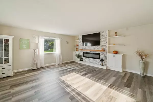 Rockford, IL 61107,1954 Wisteria Road