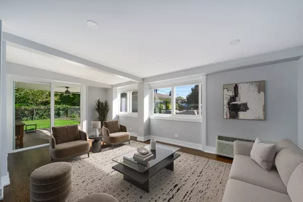 Lincolnwood, IL 60712,7225 N East Prairie Road