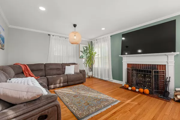 Skokie, IL 60077,8464 Gross Point Road