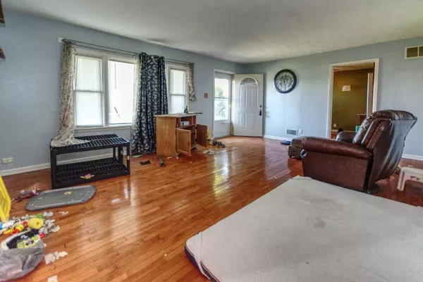 Lockport, IL 60441,1912 Lawrence Avenue