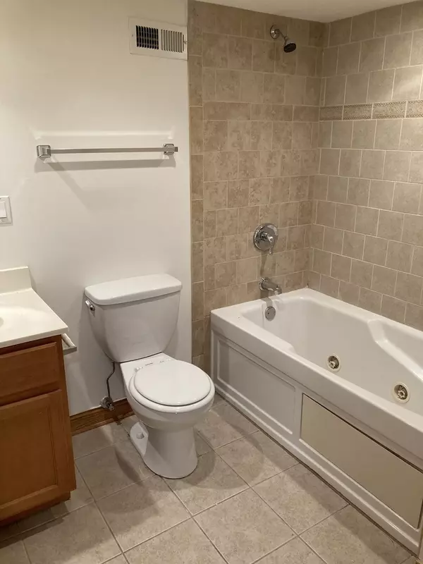 Chicago, IL 60637,6406 S INGLESIDE Avenue