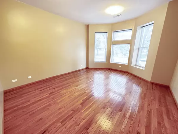 Chicago, IL 60621,639 W Garfield Boulevard #2