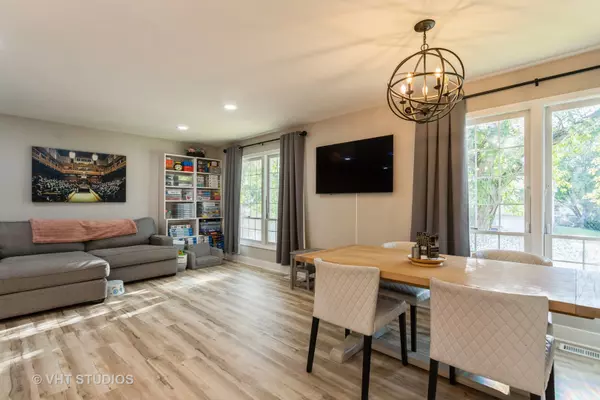 Bolingbrook, IL 60440,208 Flagstaff Drive