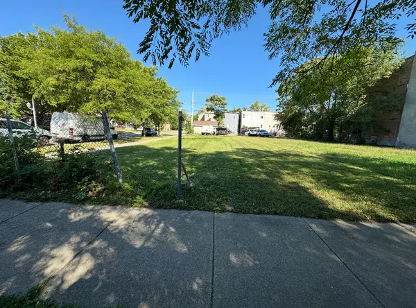 Chicago, IL 60624,4058 W Adams Street