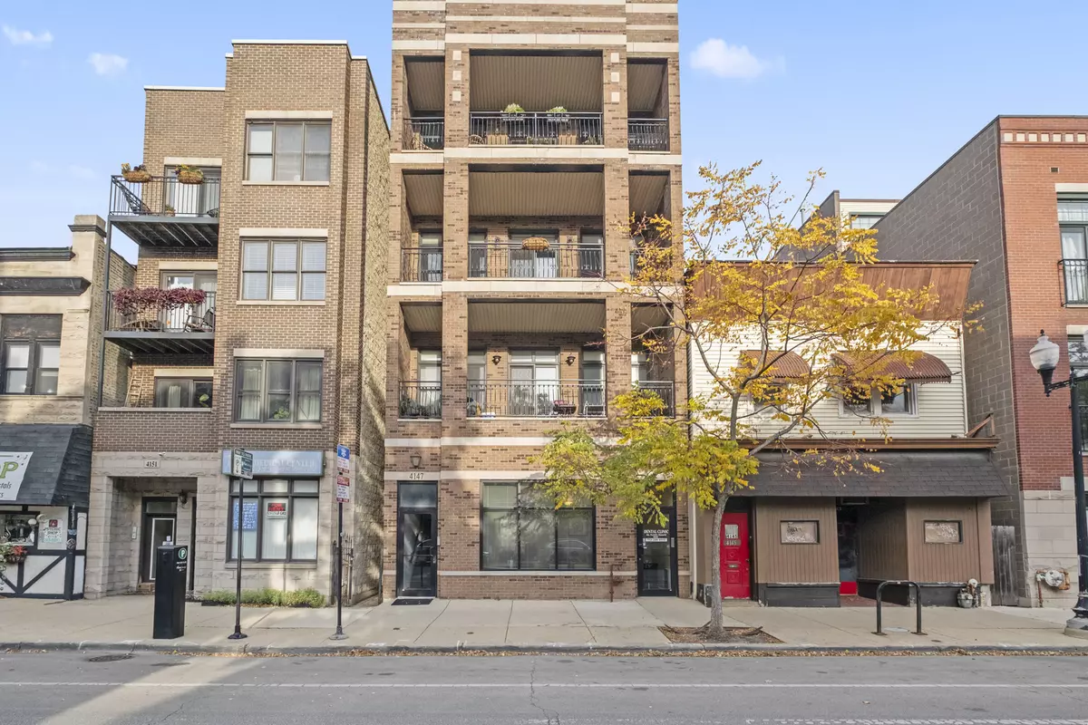 Chicago, IL 60618,4147 N Lincoln Avenue #3