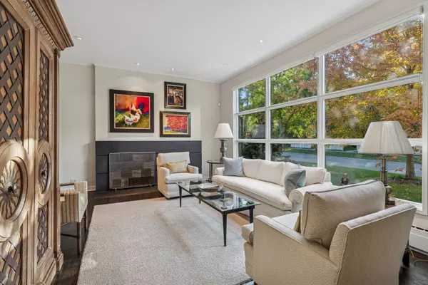 Winnetka, IL 60093,943 Westmoor Road