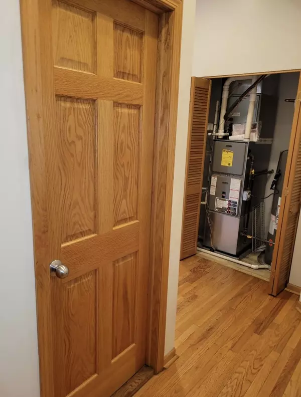 Chicago, IL 60612,2350 W Grand Avenue