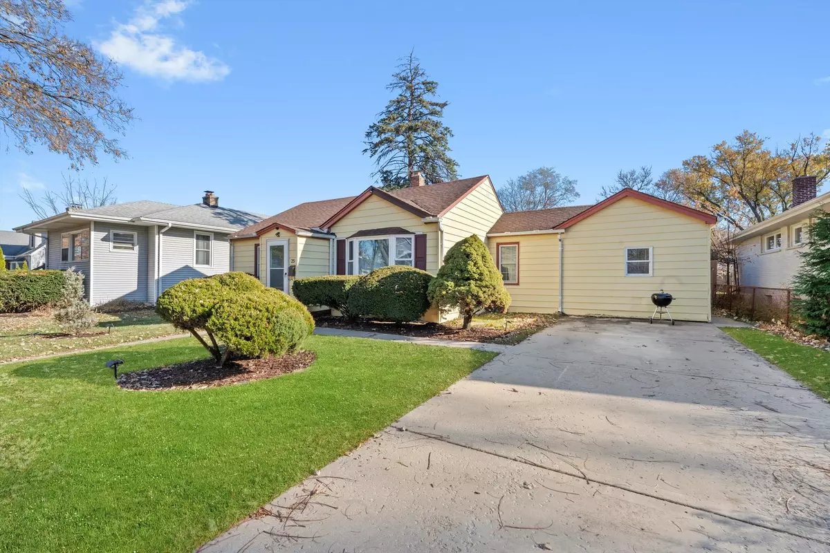 Westmont, IL 60559,Address not disclosed